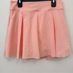 Nike Women's Soft Pink Skort Size Small NWT